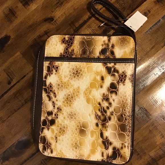 Bible or book carrying case. Animal print and rhinestone cross. NWT - Picture 3 of 7